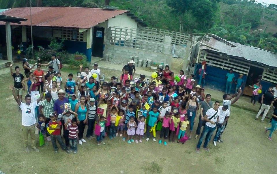 Comunidad reunida en una jornada de la fundación